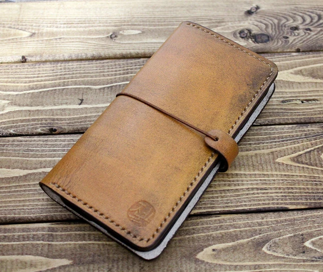 Smart phone leather wallet case by Zenok Leather. Made in BC Gift Guide by Vancouver Island View